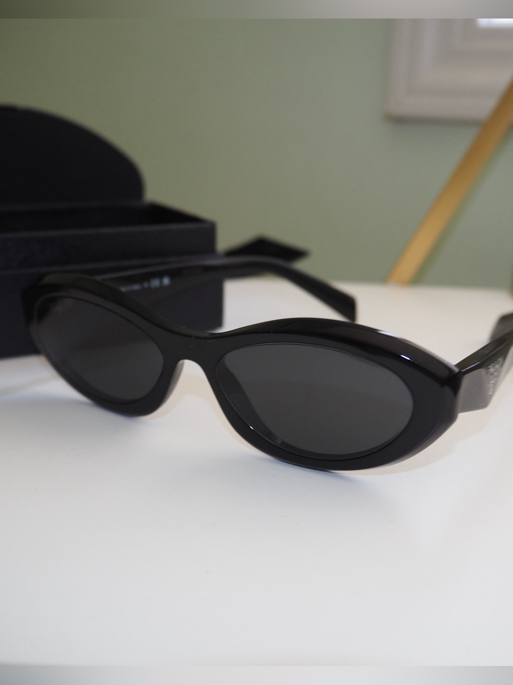 PRADA Symbole Oval Black Acetate Sunglasses SPR04Y Silver Logo with Box - Picture 2 of 8